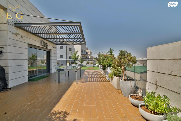 גג/ פנטהאוז, נאות רבין, יבנה