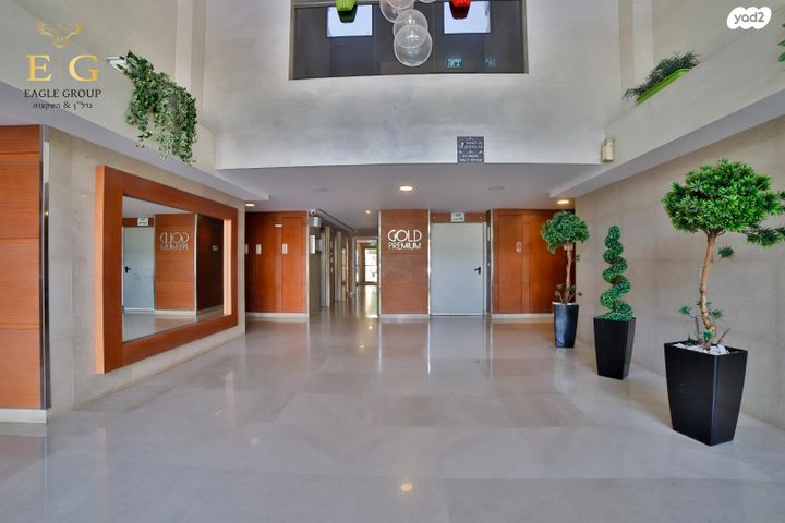 גג/ פנטהאוז, נאות רבין, יבנה