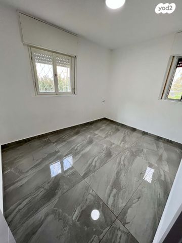 דירה, שדרות העצמאות, נאות אשכול, יבנה