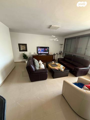 גג/ פנטהאוז, אצ"ל, תל גיבורים, חולון