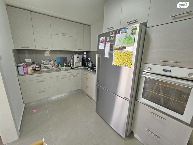 דירה, שדרות נשיאי ישראל, המיסדים, כרמיאל