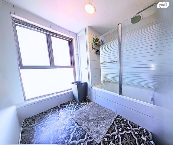 דירה, חנוך אלבק, ירושלים