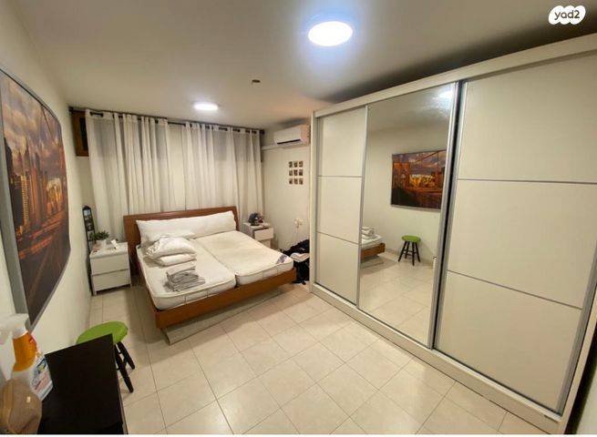 דירה, נתן ברניצקי, רמז, מערב ותיק, ראשון לציון