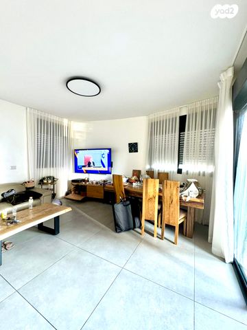 דירה, רמב"ם, ראשון לציון