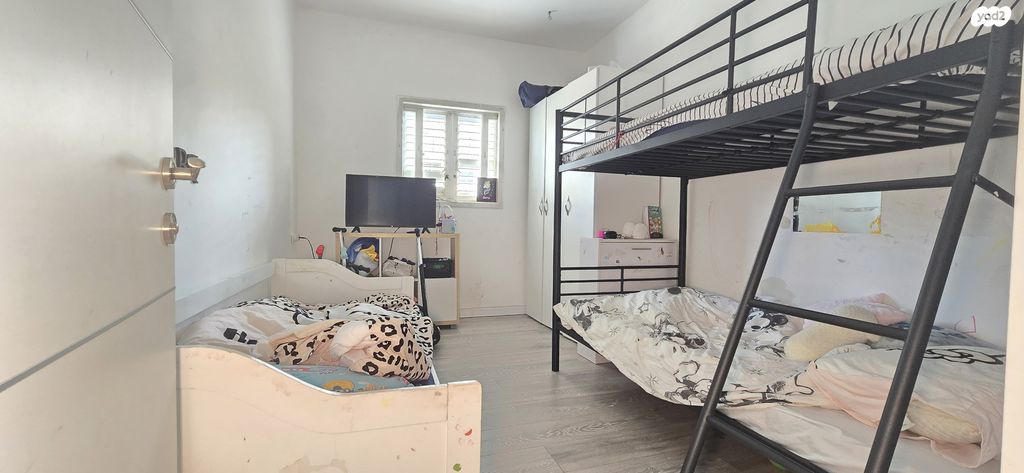 דירה, שלום שבזי 10, מחנה יהודה, פתח תקווה