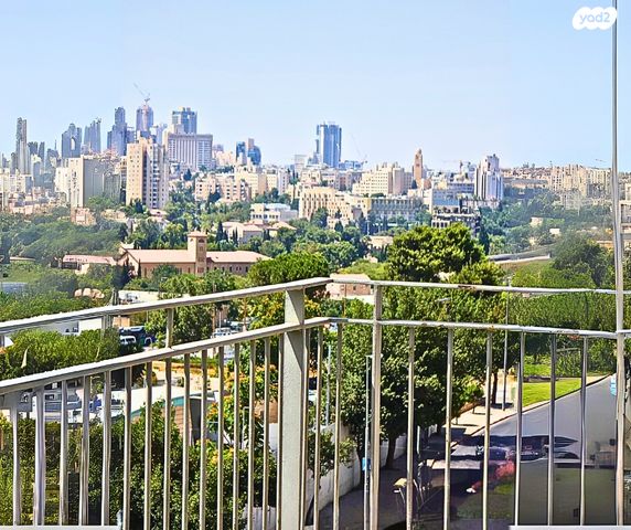 דירה, חנוך אלבק, ירושלים