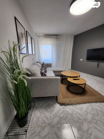 דירת גן, אבן עזרא 87, שכונה ד', באר שבע