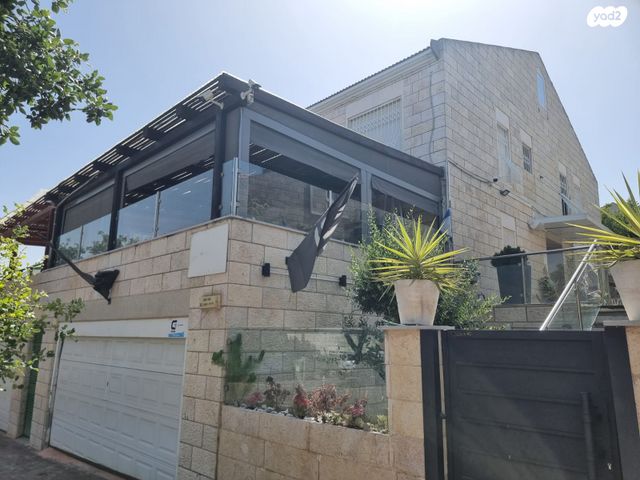 דו משפחתי, הר כתרון 30, הר כתרון, צור הדסה