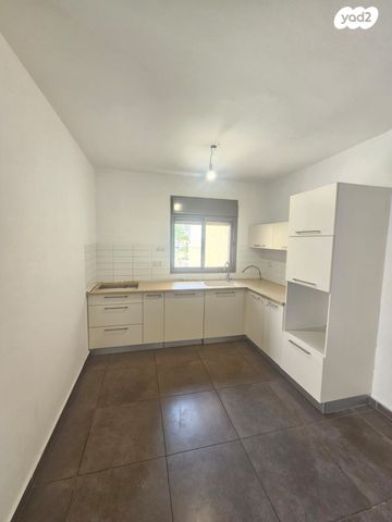 משה קהירי 25