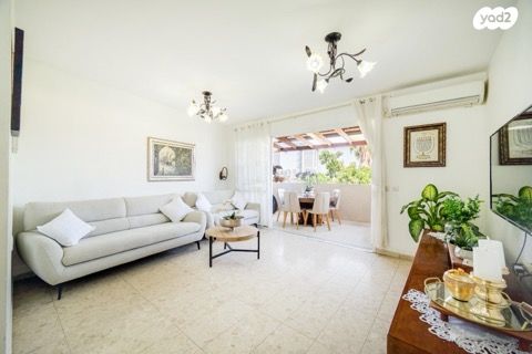 דירה, אברבנאל, יסודות, בני ברק