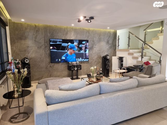 דו משפחתי, הר כתרון 30, הר כתרון, צור הדסה