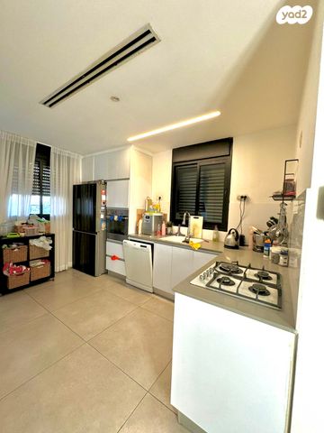 דירה, רמב"ם, ראשון לציון