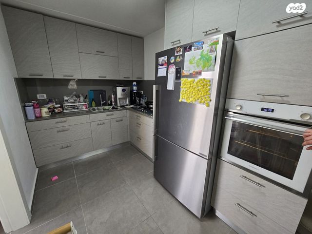 דירה, שדרות נשיאי ישראל, המיסדים, כרמיאל