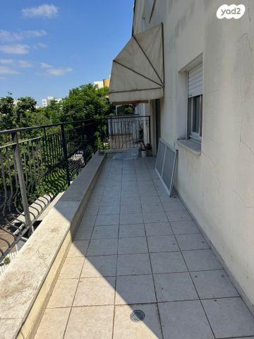 דירה, נחל הצבי, מגדל העמק