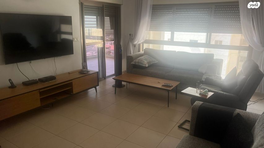 דירה, הפלמ"ח, נווה אליאס, טירת כרמל