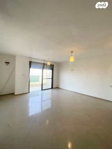 דירה, רחבעם זאבי 14, ברנע, אשקלון