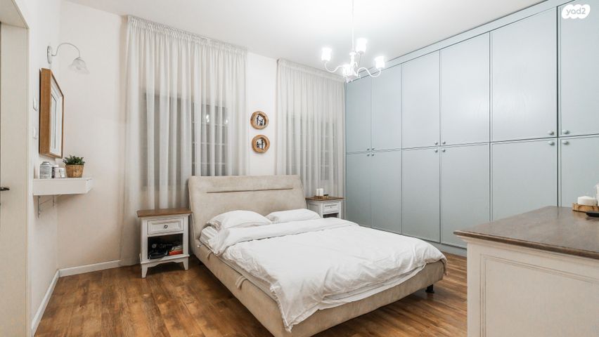 דו משפחתי, רנן