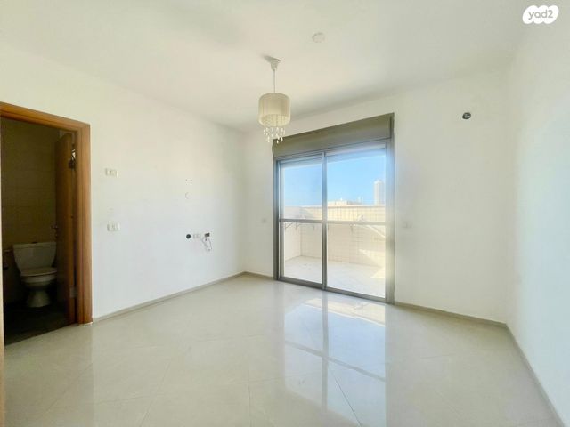 דירה, רחבעם זאבי 14, ברנע, אשקלון