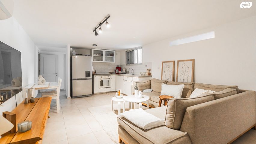 דו משפחתי, רנן