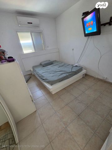 יצחק בן צבי 24