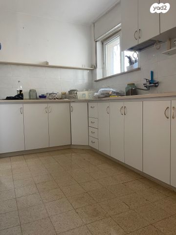 דירה, לאה גולדברג, נווה יעקב, ירושלים