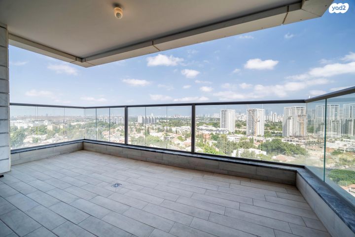 דירה, קרית קריניצי, רמת גן