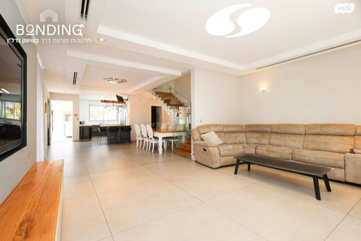 דו משפחתי, 212 מערב, אבן יהודה