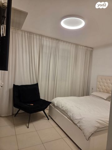 דירה, אפרים קישון 14, חתני פרס ישראל, באר יעקב