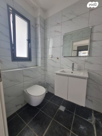 דירה, רקפת, הפרחים, חריש