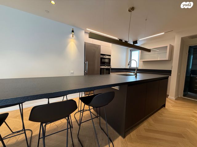 דירה, אנצו סירני, גבעת הרמבם, גבעתיים