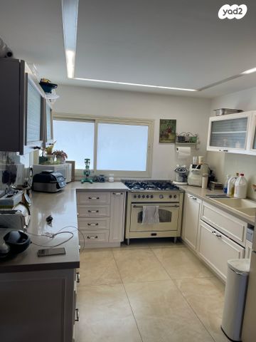 דירה, מצפה אפק, ראש העין