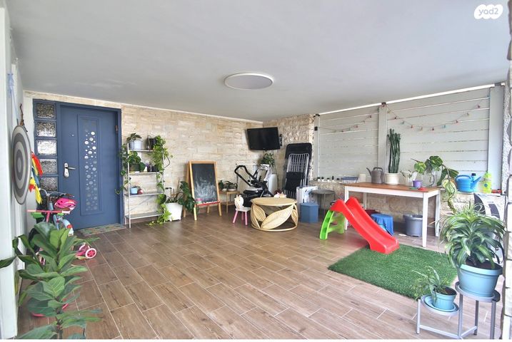 בית פרטי/ קוטג', הערמונים, מרכז העיר, סביניה, הוותיקה, קרית ביאליק