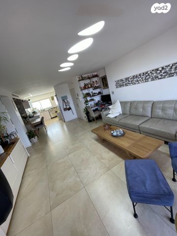 דירה, מצפה אפק, ראש העין