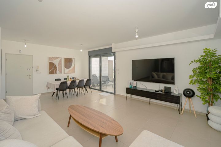 גג/ פנטהאוז, מעו"ף, חריש