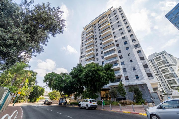 דירה, קרית קריניצי, רמת גן