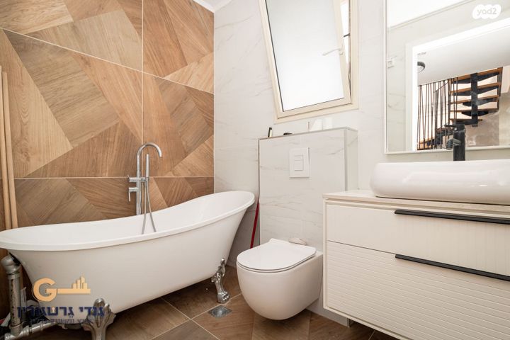 גג/ פנטהאוז, שדרות הנשיא, רמת התשבי, חיפה