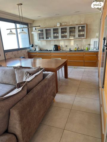 דירה, אלוף קלמן מגן 7, גני שרונה, קרית הממשלה, תל אביב יפו