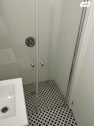 גג/ פנטהאוז, הכבאים, נווה יהושע, ערמונים, רמת גן