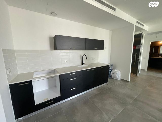 דירה, גרציאני יצחק, גני שרונה, קרית הממשלה, תל אביב יפו