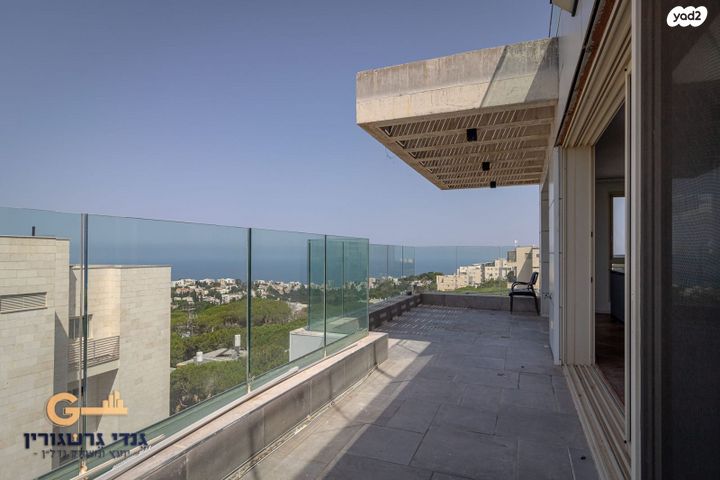 גג/ פנטהאוז, שדרות הנשיא, רמת התשבי, חיפה