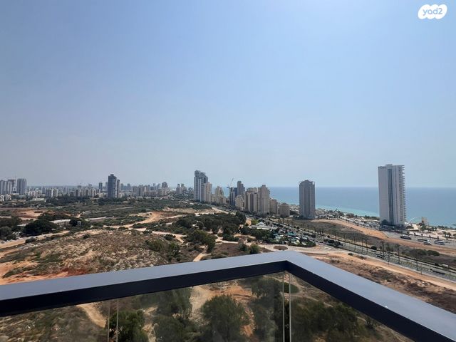 דירה, אמנון ליפקין שחק, נוף הטיילת, נתניה