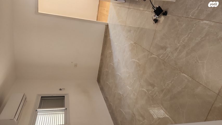 יחידת דיור, צוקית, עין שריד, עין שריד