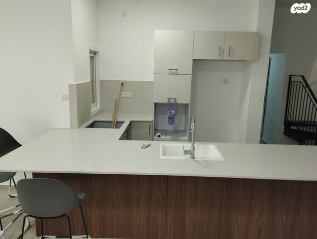 גג/ פנטהאוז, הכבאים, נווה יהושע, ערמונים, רמת גן