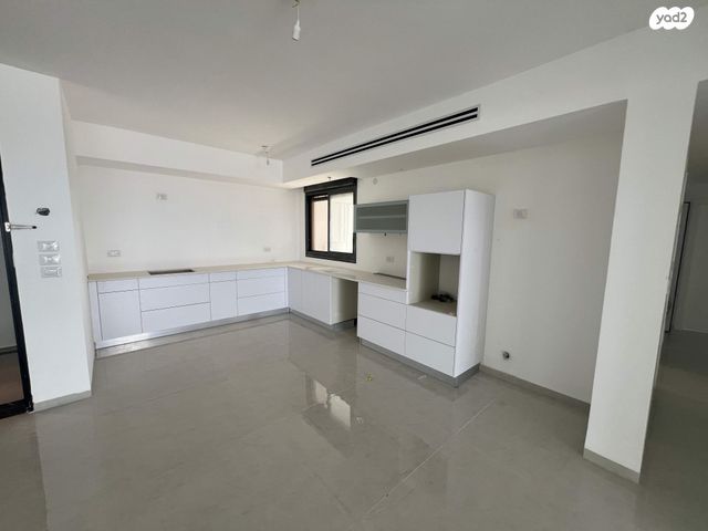 דירה, דוכיפת, גבעת אלונים, קרית אתא