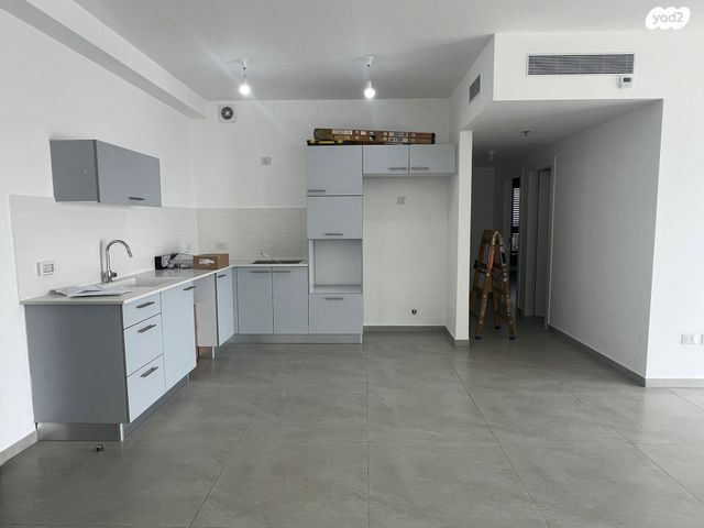 דירה, אמנון ליפקין שחק, נוף הטיילת, נתניה