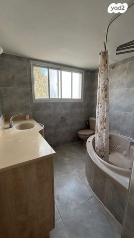 גג/ פנטהאוז, יוסף לוי 14, עיר, מרכז העיר, נהריה