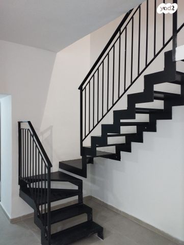 גג/ פנטהאוז, הכבאים, נווה יהושע, ערמונים, רמת גן