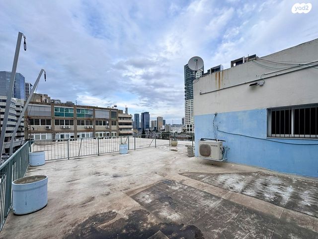 בניין משרדים, מונטיפיורי, הרכבת, תל אביב יפו