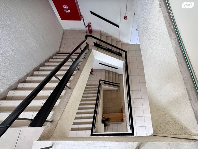 בניין משרדים, מונטיפיורי, הרכבת, תל אביב יפו