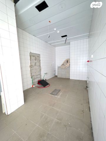 חנויות/ שטח מסחרי, דרך בן צבי 76, תל אביב יפו